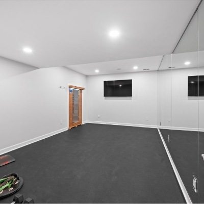 recessed-lighting-work-out-room