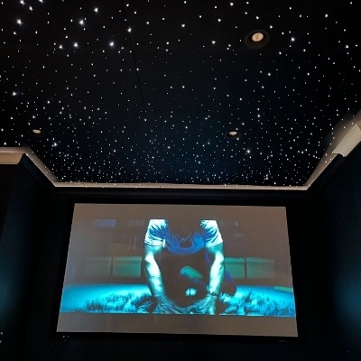 home-theater-projector-screen-1