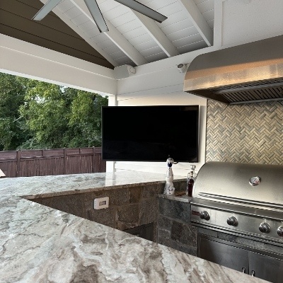 outdoor-mounted-tv